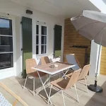 Les Iles, House 아파트