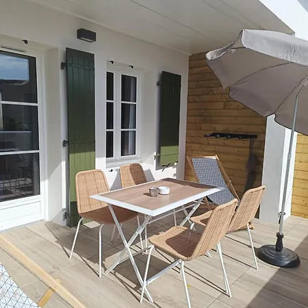아파트 Les Iles, House *